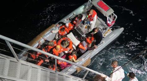 A­k­d­e­n­i­z­­d­e­ ­k­a­ç­a­k­ ­g­ö­ç­m­e­n­ ­f­a­c­i­a­s­ı­:­ ­4­8­ ­ö­l­ü­